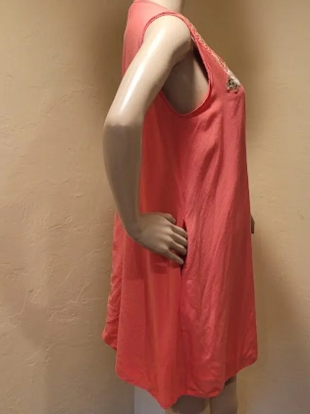 Small Andree By Unit Tunic -Side pockets and fully lined flowy loose fit - Picture 2 of 12